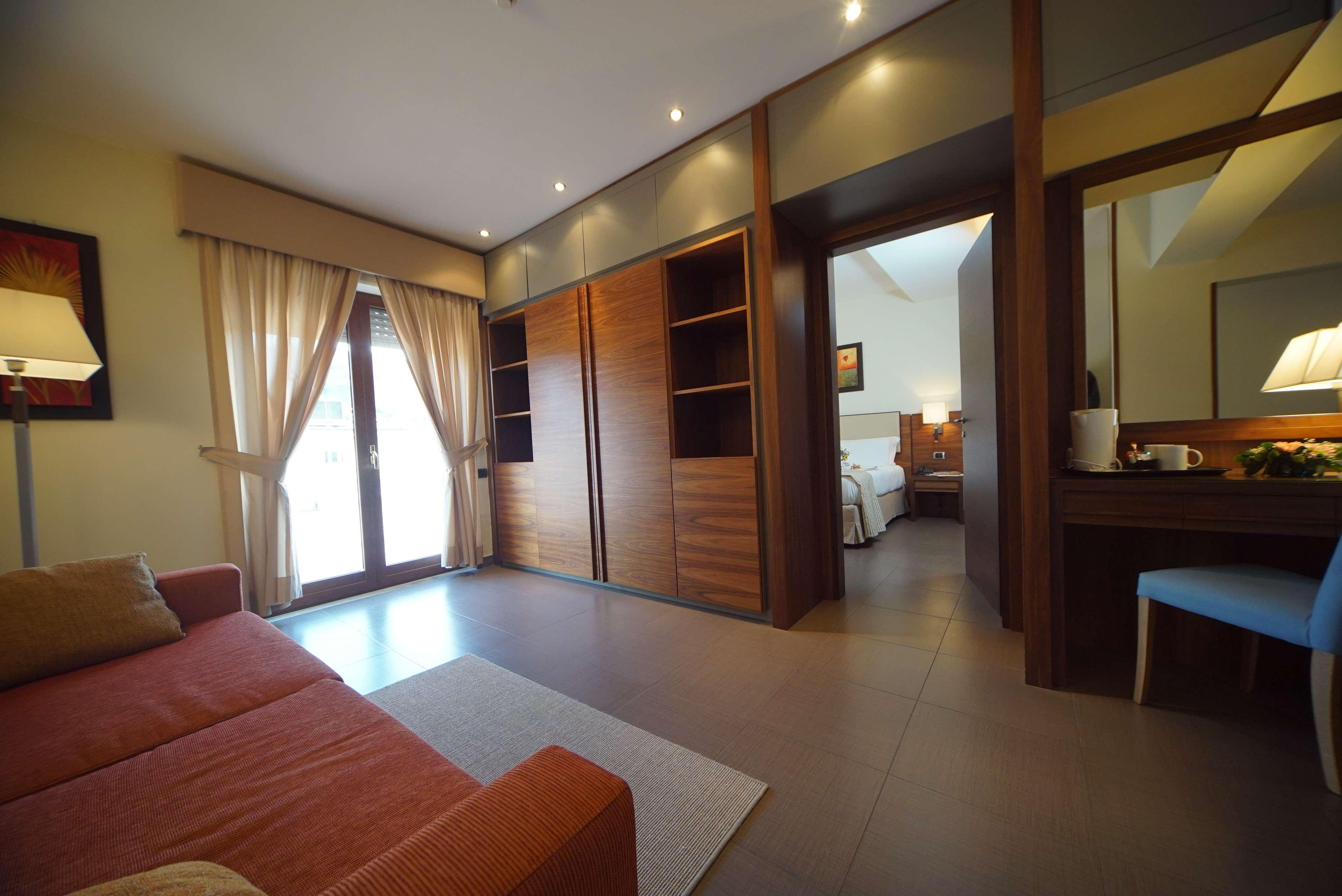 Suites & Residence Hotel Pozzuoli Buitenkant foto