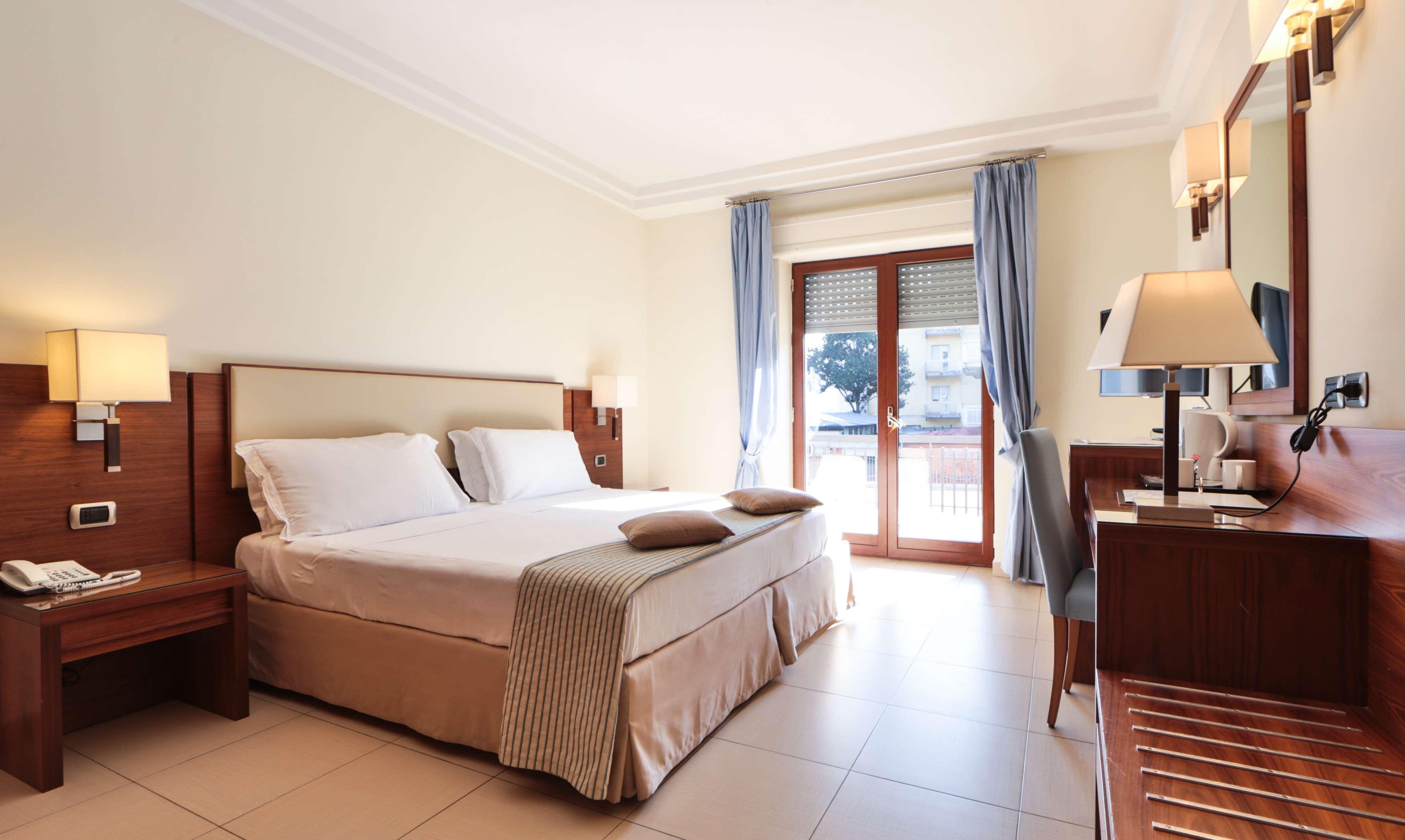 Suites & Residence Hotel Pozzuoli Buitenkant foto